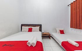 Reddoorz at Ciliwung Guest House Syariah